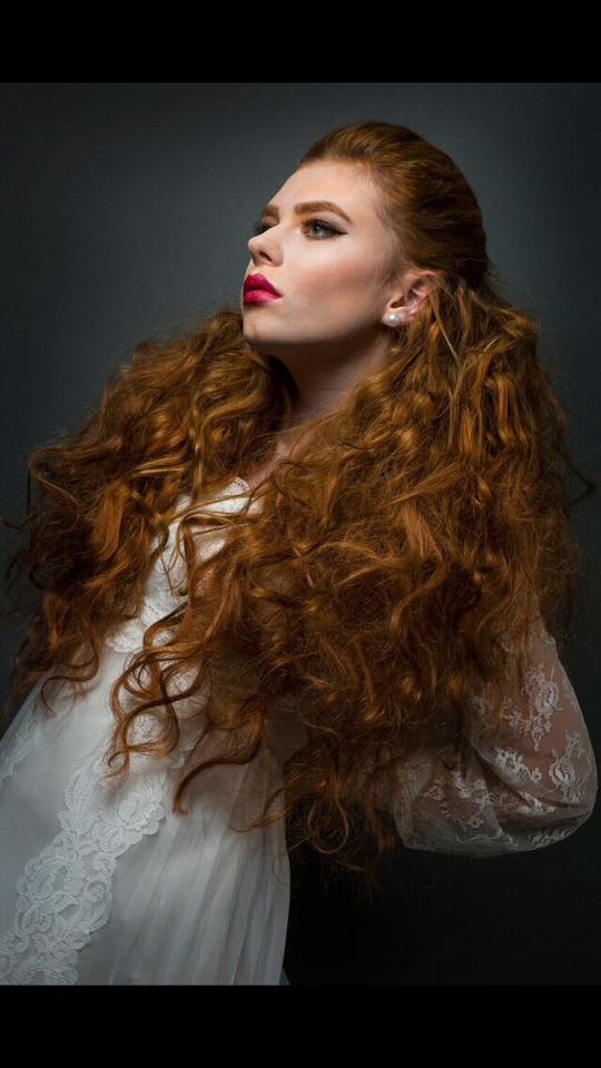 ExtHairTraining's tweet image. Congratulations to our student Chantel Allen - Pro Club 11,  for for winning Hair Extension Artist of the Year 2016!