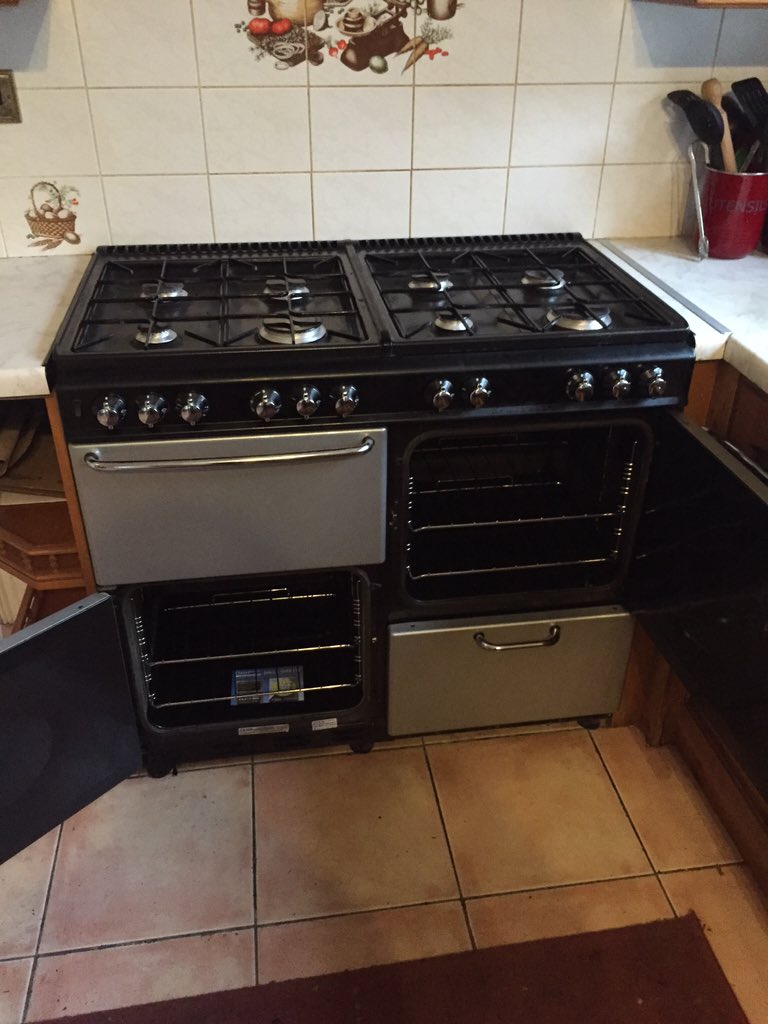 OventeamN's tweet photo. 3 more in co Fermanagh this afternoon.  
Single ovens £39 
Double ovens £59.  
We cover all of NI #oventeamni https://t.co/JadSUkLm0X