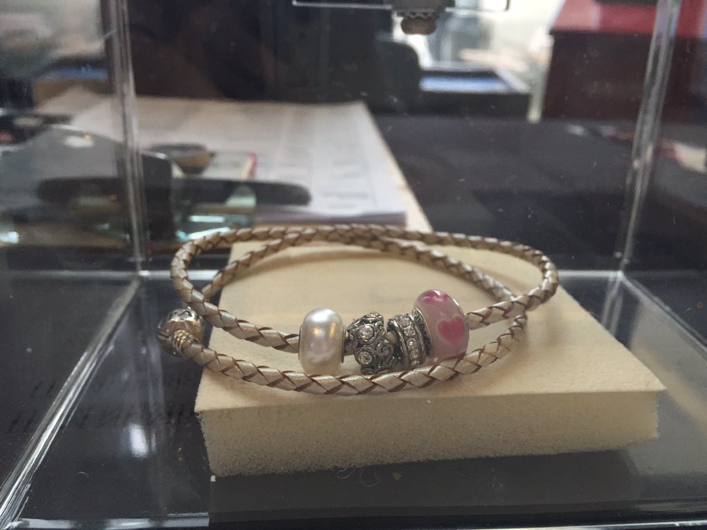 RFTT50thAuction's tweet photo. Pandora bracelet valued at $210! Come bid for MUCH lower than retail price ✨ https://t.co/cPTf79MJOH