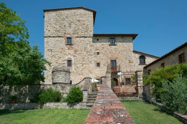 RiceProperties's tweet photo. Michelangelo's Tuscany Villa is for sale!  https://t.co/3fOoQH2dKL https://t.co/TLJ370Khq5