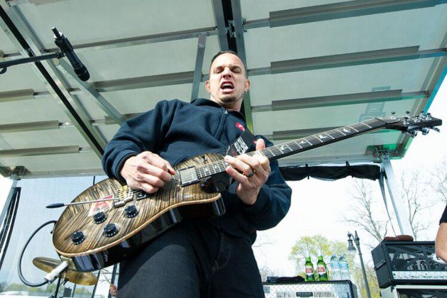 Loudwire's tweet photo. .@MarkTremonti Wins Best Guitarist of 2015 in the 5th Annual Loudwire Music Awards: https://t.co/KLA68GImF3 https://t.co/dzWCrTvuag