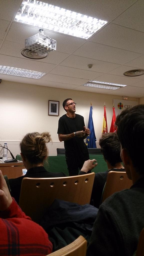 StartinCEU's tweet photo. Con @josefajram en @EconomicasCEU #Finanzas #Startinceu #WhereIsTheLimit https://t.co/iVpaWqdYep