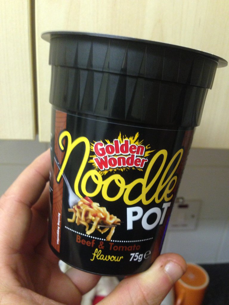 Procter866's tweet image. , @GoldenWonderUK not even 1/2 full. #WhatTheDeuce ?