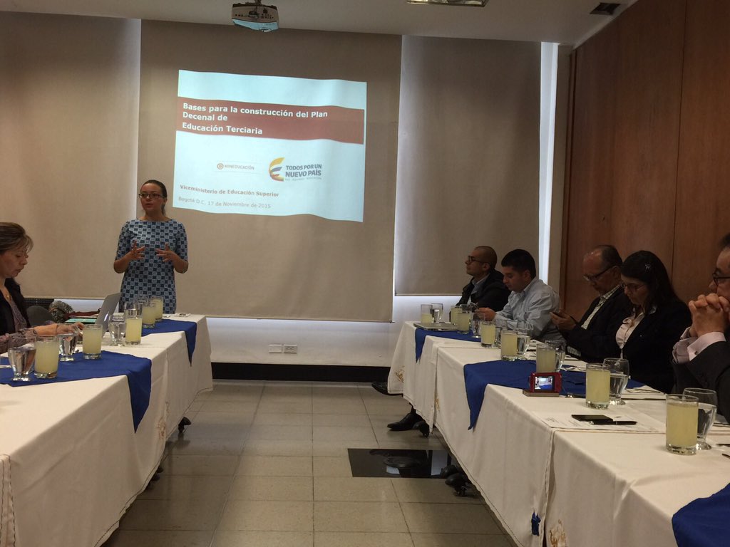 Estamos trabajando las bases del plan decenal con las comisiones del <a href="/Mineducacion/">MinEducación</a> y el <a href="/Cesu_Colombia/">CESU</a>
