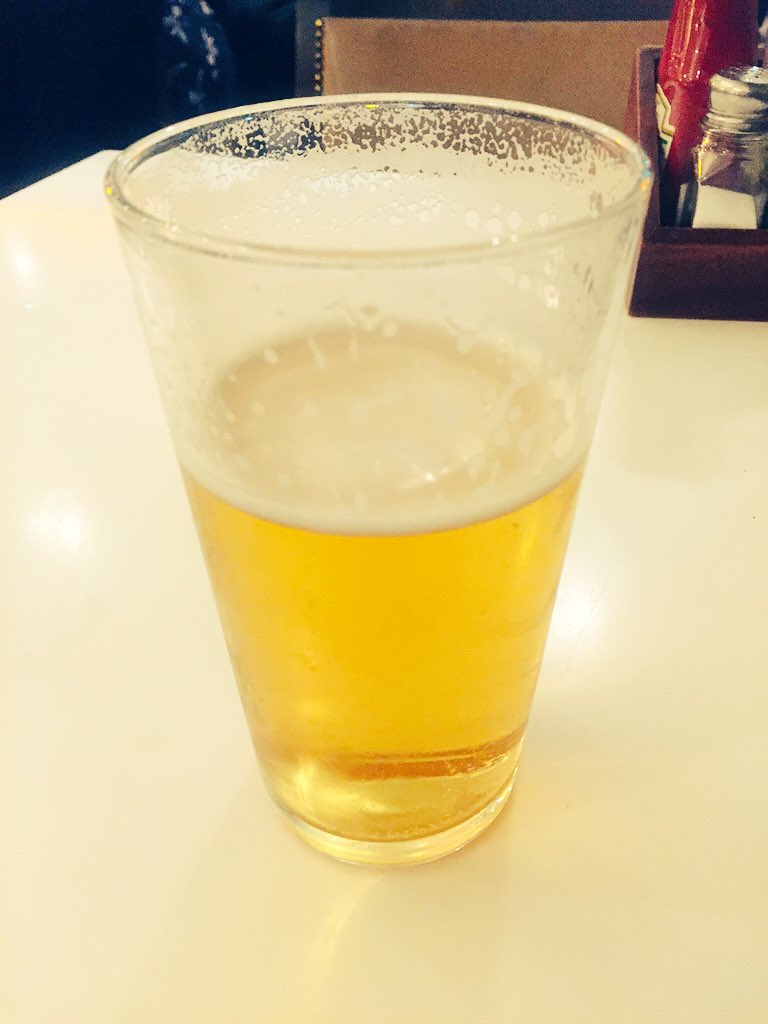 smithy_0's tweet photo. On my way to #Dubai to meet @Burkaldiniho @Emery_ChrisE @Chowes8 @GBeeUK #lonelybeer https://t.co/liHZXVGiBB