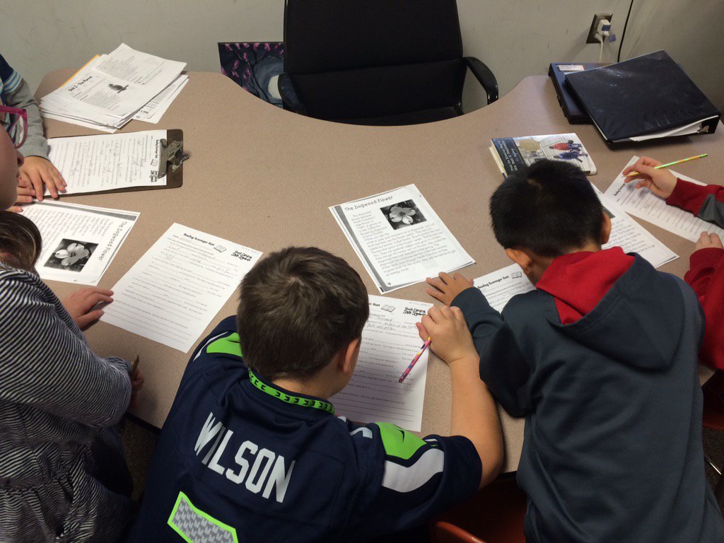 msfrerichsclass's tweet photo. We are completing a NC reading scavenger hunt! Finding lots of great info and being detectives! https://t.co/PmzS8xbvpR