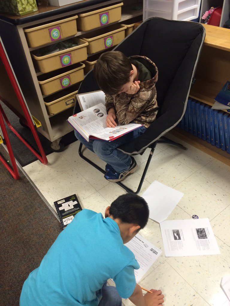 msfrerichsclass's tweet photo. We are completing a NC reading scavenger hunt! Finding lots of great info and being detectives! https://t.co/PmzS8xbvpR