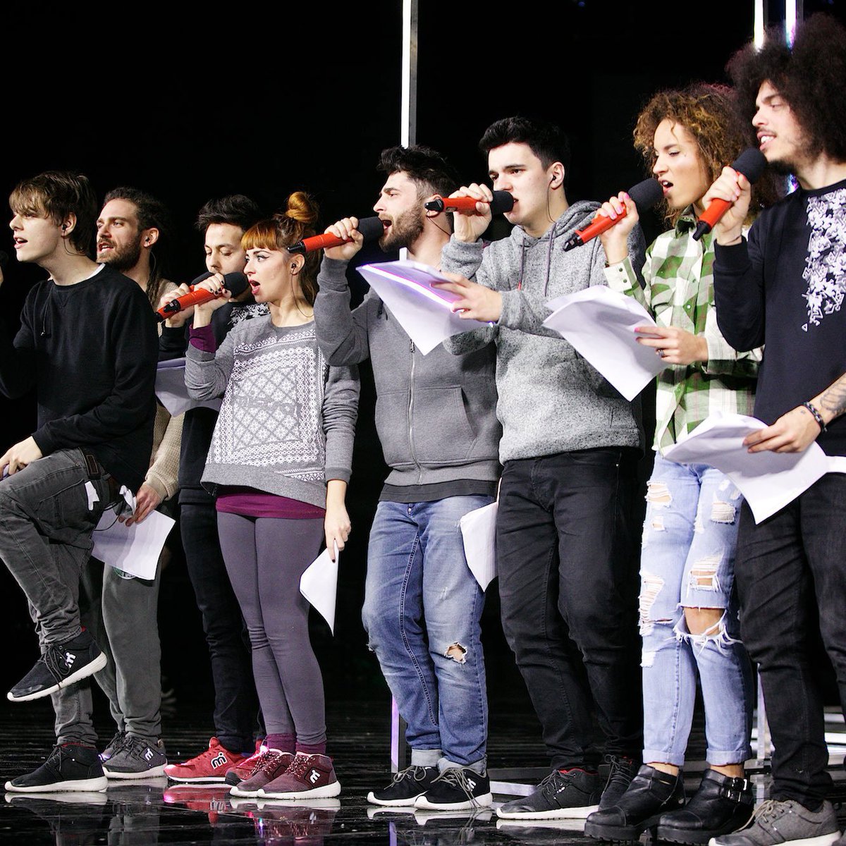 Mistral_Italia's tweet photo. #ilmiodicembre è..aspettare impazientemente la Finale di #XF9! Chi realizzerà il proprio sogno? #hounsogno #MistralX https://t.co/QSduWDXVit