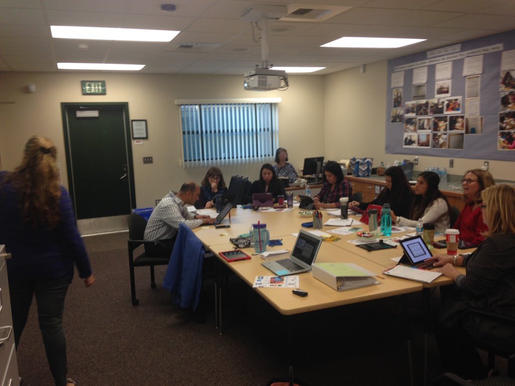 ValleyElemPUSD's tweet photo. K team in tech training. #kteam #valleyelementary https://t.co/8MtMhhwJ0G