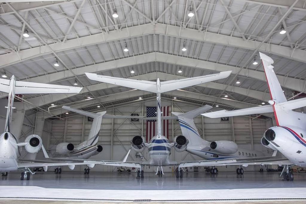 mphclub's tweet image. Tis the season @fontainebleauaviation #FlyFamously ift.tt/1MUW2Rt