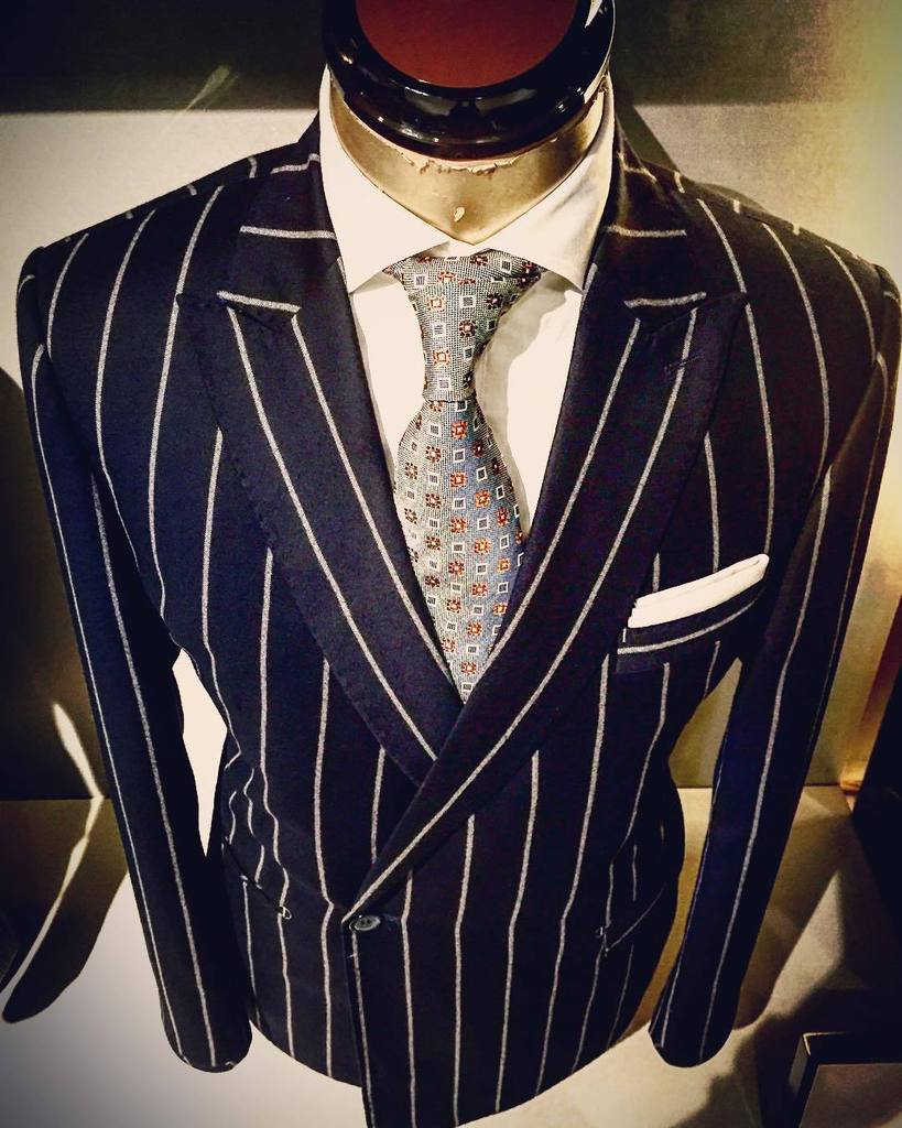clino_ch's tweet photo. Making a bold statement!!!!! #sbj #sameergandhi #sartorialist #bespoke #bespokemenswear #b… https://t.co/TiSXYWNnUG https://t.co/UhjLzwupwi