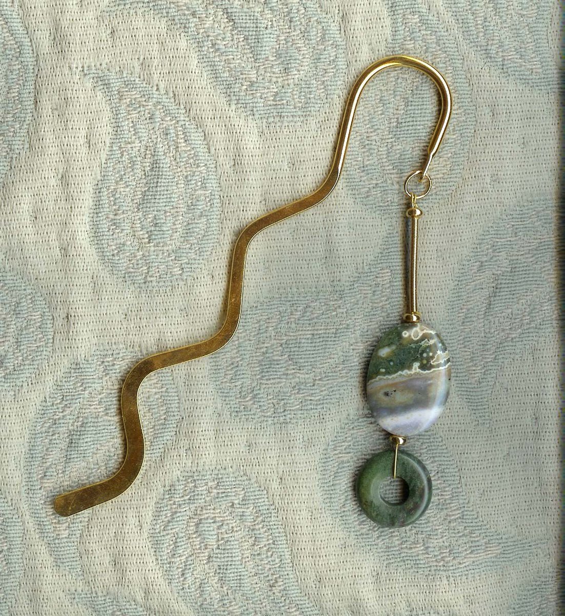Gwynstone's tweet photo. gold metal bookmark Christmas gift for reader stocking stuf… https://t.co/PJW7vajNmK #Etsyhandmade #UniqueGiftForHim https://t.co/puITOMce7C