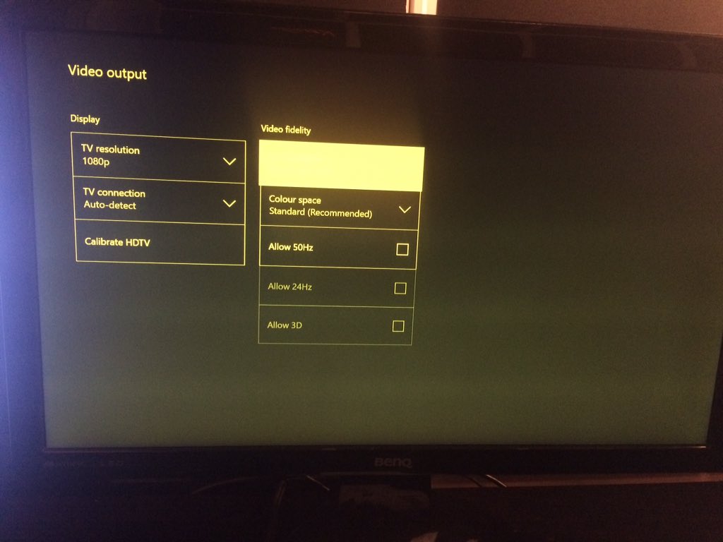 nRShire's tweet image. Can anyone help me I tried to be smart and use a male HDMI to female VGA cable on my elgato and this has happened