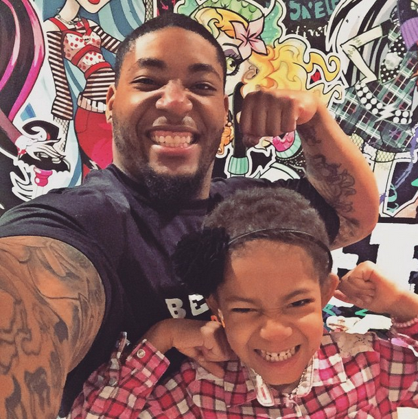 NBCPhiladelphia's tweet photo. #FISTBUMP Great news from Devon Still: No evidence of disease in Leah #LeahStrong https://t.co/EzpqVuBkz3 https://t.co/RdJwCTfFTA