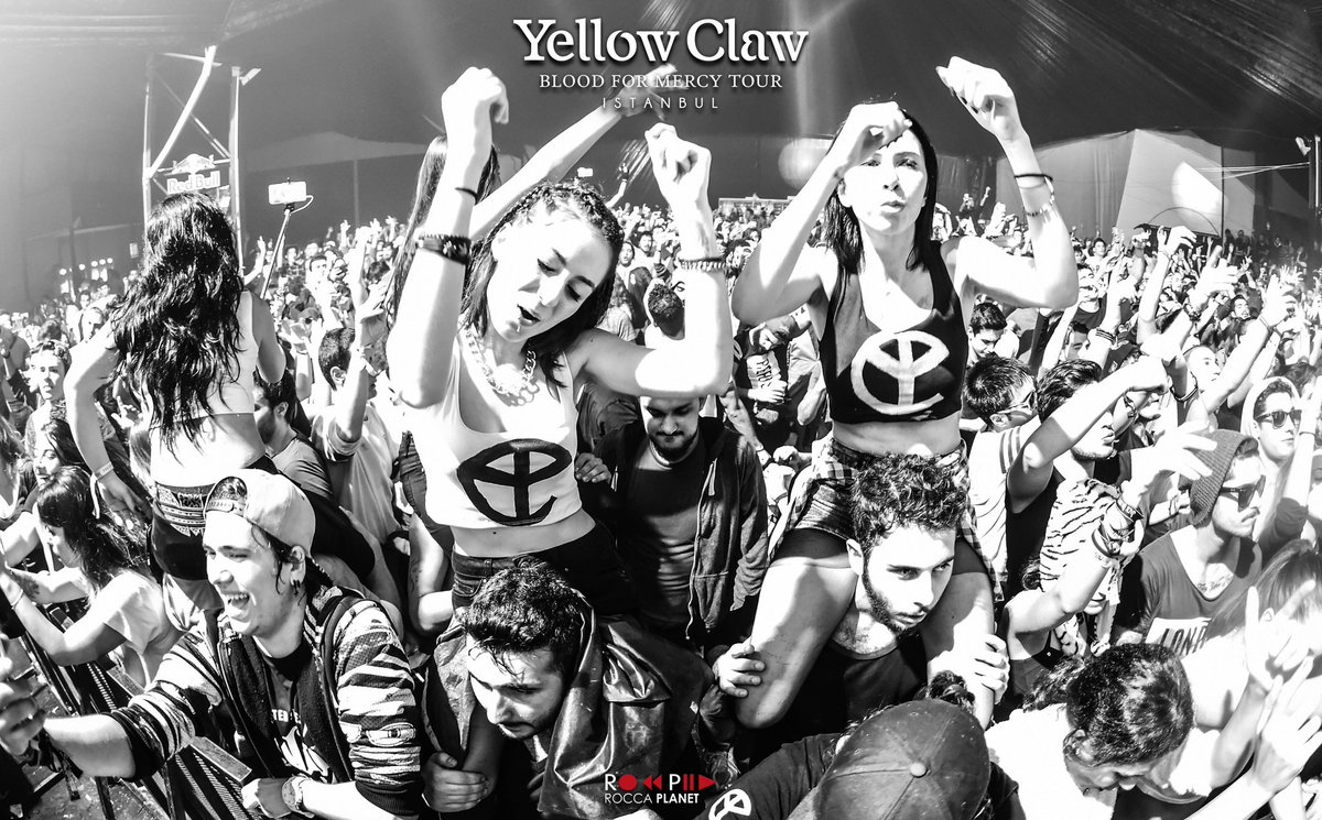 VPentertainment's tweet photo. İşte muhteşem etkinliğin ilk kareleri! #YellowClawIstanbul #YMFC #BloodForMercy #BFMTour

🚩 https://t.co/DMjt97f7YK https://t.co/LYBzQ0572e