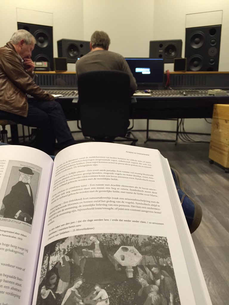 Leren voor 't tentamen Proza-Analyse en 'n nuuj leedje veur 't <a href="/stichtinglvk/">LVK</a> opnömme <a href="/marlstonemusic/">marlstonemusic</a> mit <a href="/MisjMasj/">MisjMasj</a>