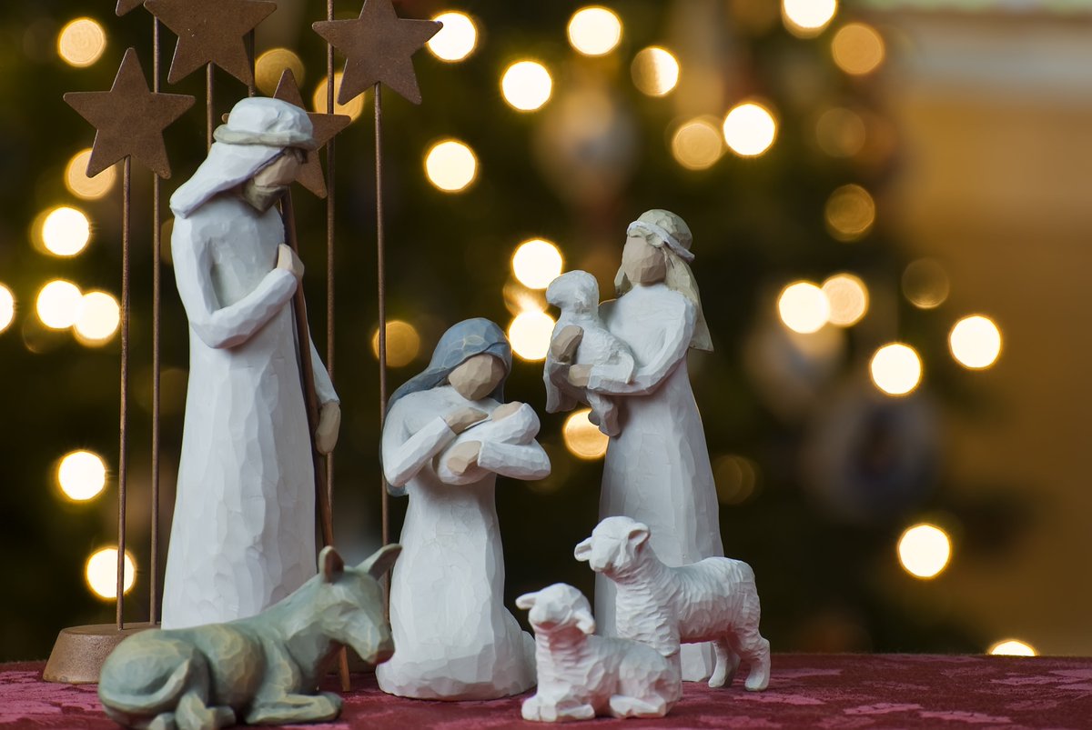 LUVANoficial's tweet photo. ¿Sabes cómo surgió la Navidad realmente?
¡Entra a https://t.co/jp7GEQZIdh y descúbrelo! https://t.co/mylpzhGDfB