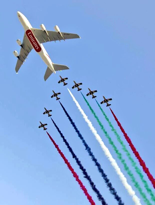 TeamVimaanas's tweet photo. Here is the @DubaiAirshow (08-12 Nov '15) in pictures, featuring Italy's @FrecceTricolori
#das15 #avgeek https://t.co/PQx4jB3Lqx