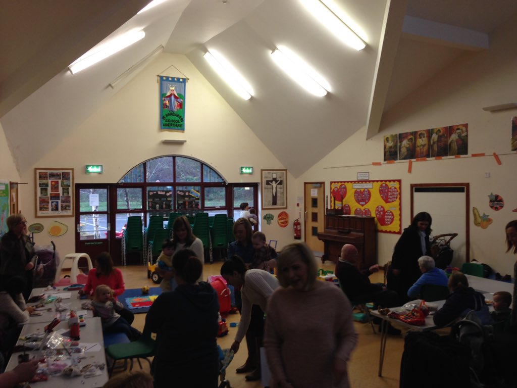 StStmargaretsrc's tweet photo. Advent in playgroup making calendars @CSC_FP #playgroupfun https://t.co/365VUFtj9D