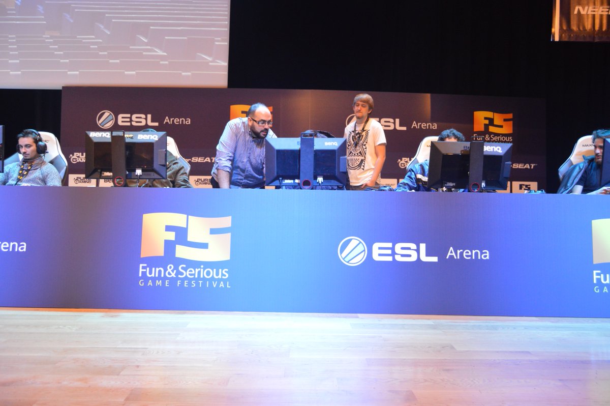RambootClub's tweet photo. [#Evento]
 Algunas de las fotos del pasado fin de semana en la #EslArenaFS
de @funandserious junto a @RambootCenter https://t.co/uJWDfaE9Cs