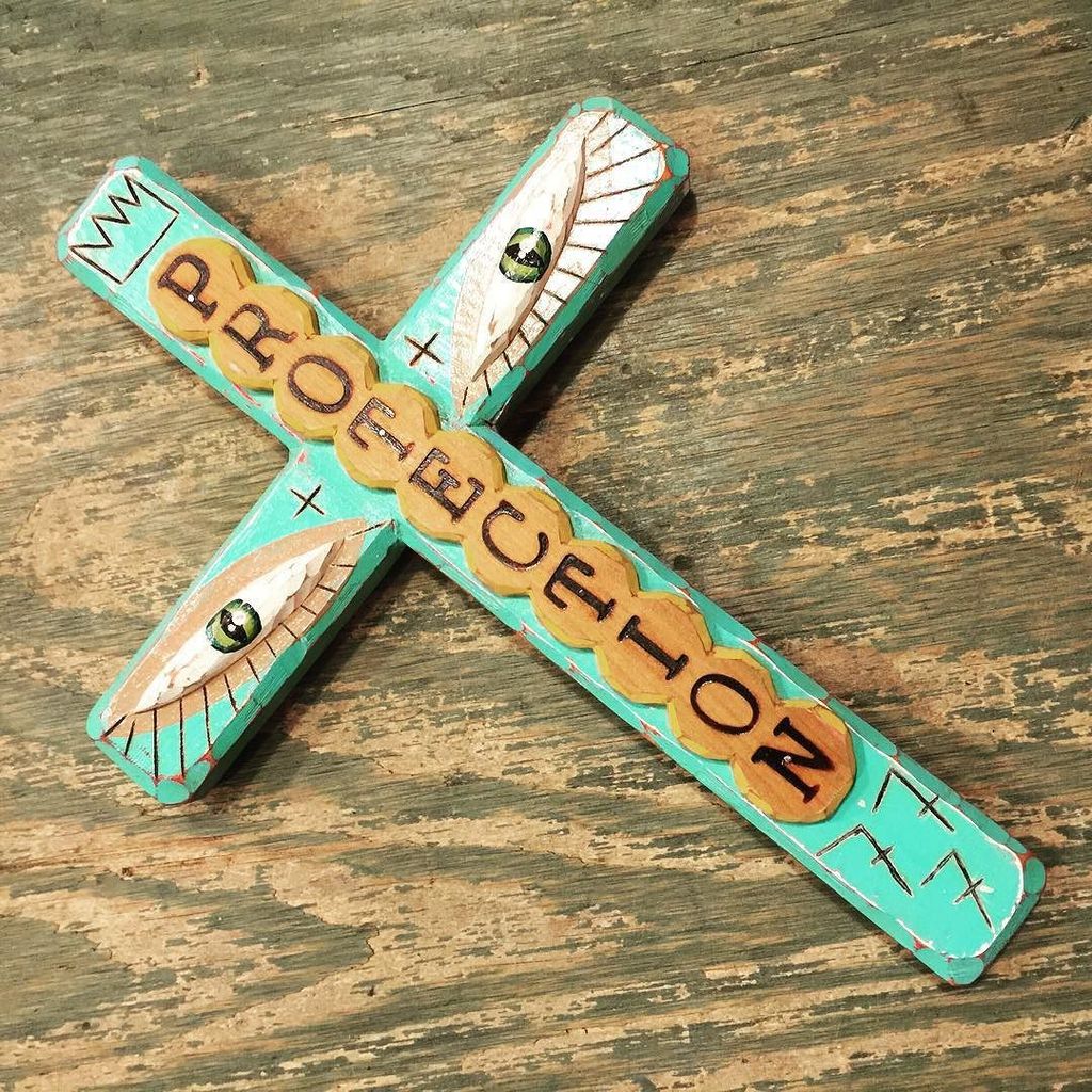 PioneerHaus's tweet image. Protection cross. 3d painted &amp;amp; wood burned. #protectioncross #houseprotection #pioneerhous… ift.tt/1ODzHZ9