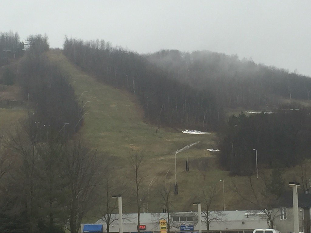 Snow's trying to form at <a href="/BlueMtnResort/">Blue Mountain Resort</a>.  Getting #OGSW16 Ready.