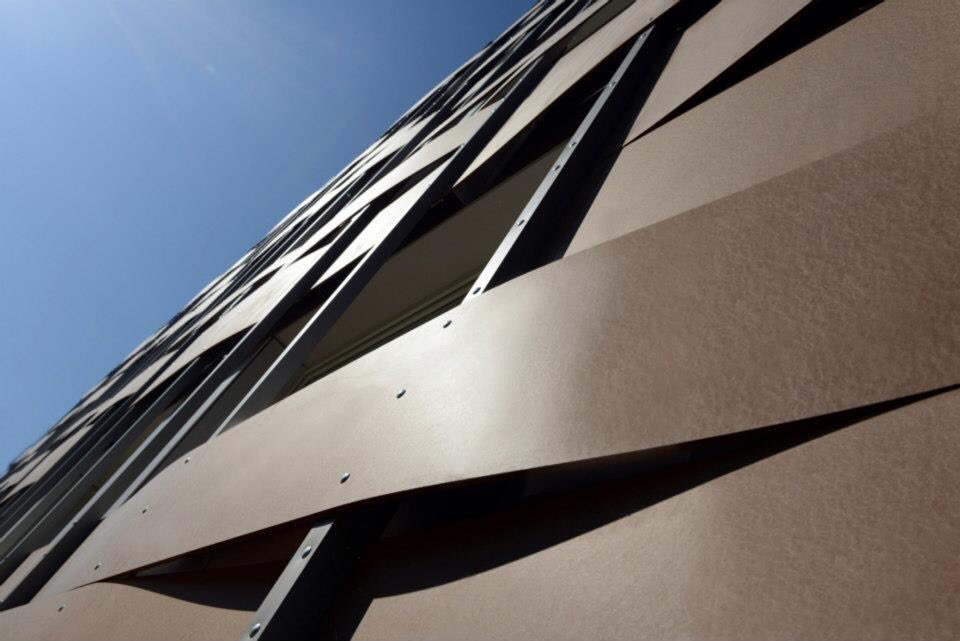 PeterJandeGroot's tweet photo. @OndernemeninEde @Mies_Architects , als staal geen optie is #Rockpanel Naturals https://t.co/ydGi9CLzYI