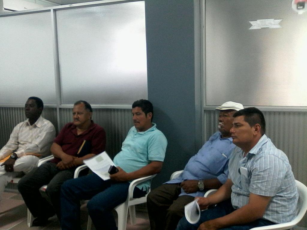 CorpoganEsm's tweet photo. Asamblea de Presidentes: 13 Asociaciones Ganaderas de Esmeraldas exponiendo problemáticas del sector @CibelesAtenea https://t.co/z5ZNApa8rK