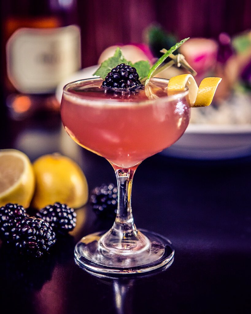 wearema2la's tweet photo. @SinemaNashville cocktail shoot result! #cocktails #drinkphotography #sinemanashville #nashvillelifestyles #swig https://t.co/yXBuqRWY3s
