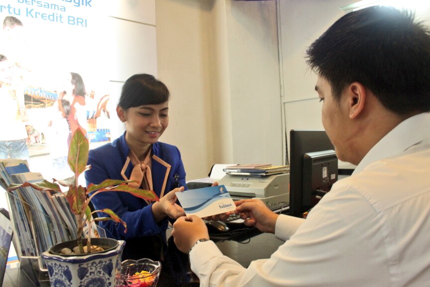 ga perlu repot kalau mau betransaksi syariah @BRISyariah ,di cabang2 BRI dilayani kok. #InfoBRIS #KLSBRI #Brisyariah