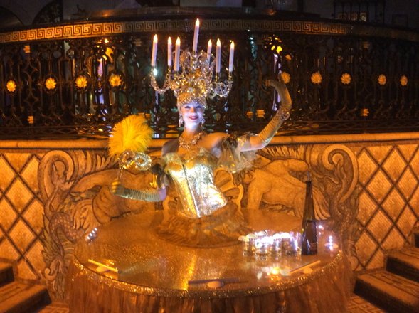 DChevDesign's tweet image. #LiveTable at @GalerieGmurzynska cocktails Dinatoire for Sylvester Stallone opening #ArtBaselMiami super  parties.