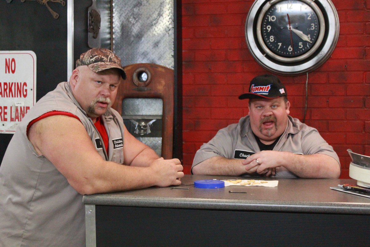 Chuck &amp; Steve in animal cookie shock! <a href="/stevemcgranahan/">Steve McGranahan🇺🇸</a> <a href="/Chaz310/">Chuck Kountz</a>