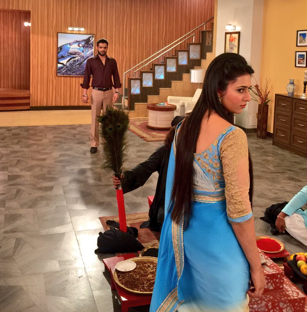 2 Years of #YHM <a href="/TheKaranPatel/">Karan Patel</a> &amp; <a href="/Divyanka_T/">Divyanka T Dahiya</a> and the Entire Team Creative, Direction, Production &amp; Cast Congrats :)