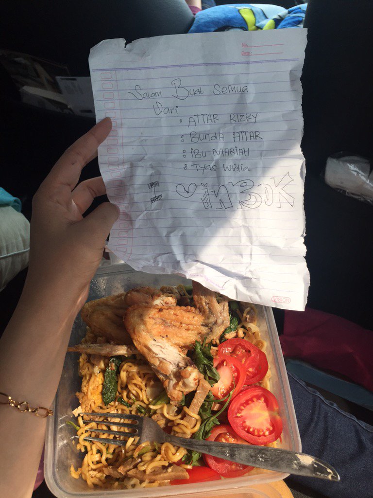prillyyla's tweet photo. Di kasih sarapan! Makasih bgttt https://t.co/UrXZxVfDJ1