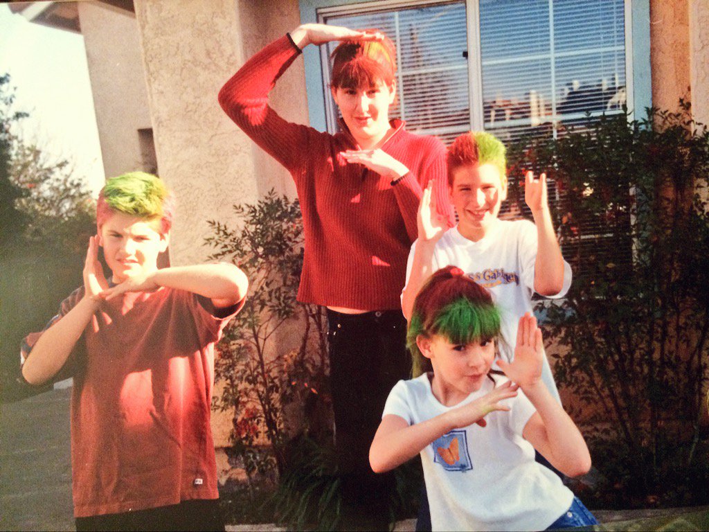 brookeaaronbell's tweet photo. happy December 1st ❤️, the 90's https://t.co/ePUvPef9dT