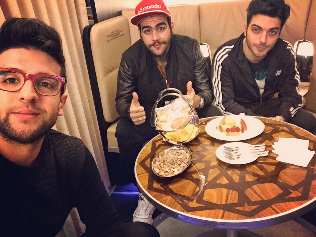 _ilvolovers's tweet photo. By@ilvolo: From #AbuDhabi to aboard the new #A380!Grazie @EtihadAirways per questa incredibile esperienza..in volo! https://t.co/2jTIVEr8Br"