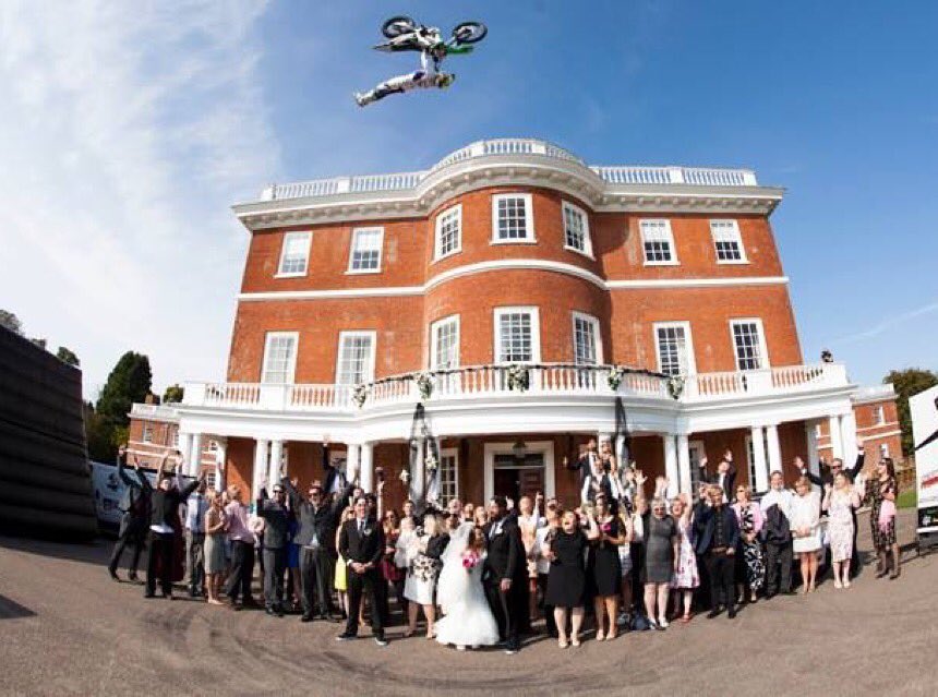 Stoked for our man <a href="/Lee_Musselwhite/">Lee Musselwhite</a> and Amii! <a href="/DontTelTheBride/">DontTellTheBride</a> was sick and what a wedding day! #donttellthebride