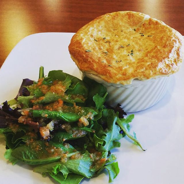 CafeGraceHI's tweet photo. Chicken Kale and Mushroom #potpie Available Now!! #cafegracehi #chickenpotpie #kale #December #Oahu #HawaiiYelp https://t.co/hp9YO7ppNy