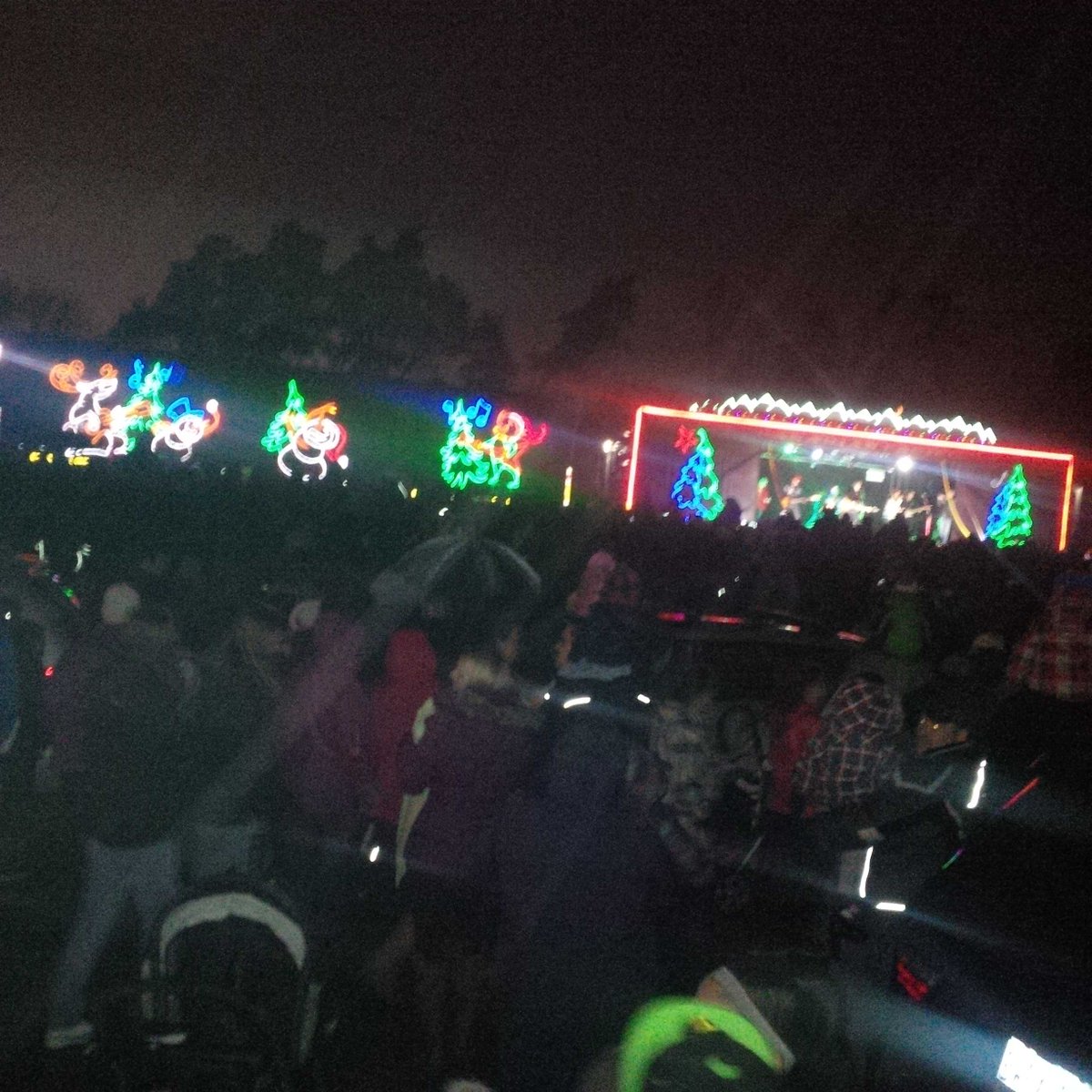 rodrolleman's tweet photo. A good turnout in Ayr for the CP Holiday Train. The rain won't stop our spirit @northdumfries https://t.co/w8rYRbio4a