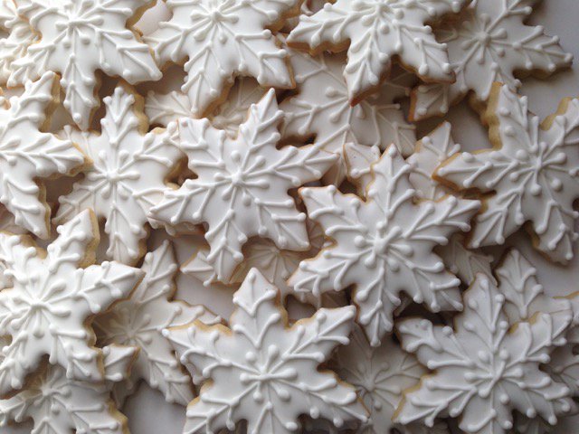 Let it snow! ❄️❄️❄️ #GatherDecorateEnjoy #cookies
