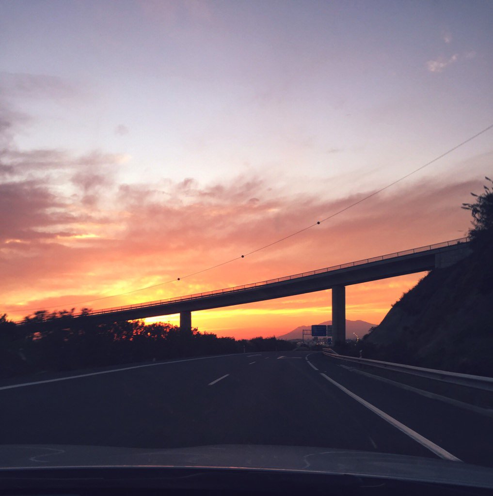 Merifluvalverde's tweet photo. Hello December😍 https://t.co/wFijyxpa9m