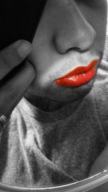 iGlowMakeup's tweet photo. National Aids/HIV Day #KissOffHIV #Redlips #BOLD #RED https://t.co/dngKXLL87a