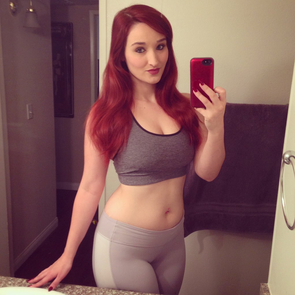 Curvy Redhead Nude Selfie. 