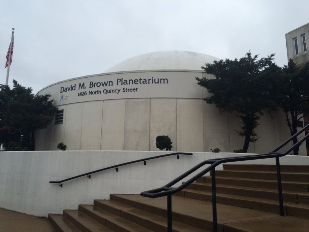 MsJondahl's tweet photo. A rainy day field trip to the planetarium to learn about the Earth, moon and stars! #APS2015 #AbingdonES https://t.co/h21DTVEnIv