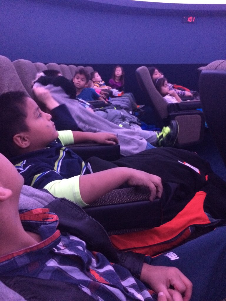 MsJondahl's tweet photo. A rainy day field trip to the planetarium to learn about the Earth, moon and stars! #APS2015 #AbingdonES https://t.co/h21DTVEnIv