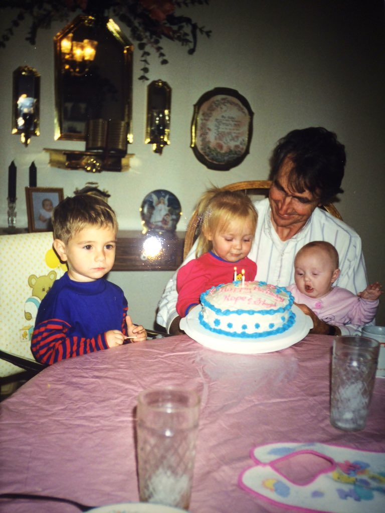 mcook_005's tweet image. Wishing the happiest of birthdays to my sweet cousin! Hope (😉) 18 treats you well! Love you! ❤️