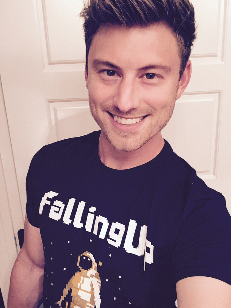 AscStranger's tweet image. Just received this sick shirt from @fallingupband for pledging to support their final album! #SelfiePractice