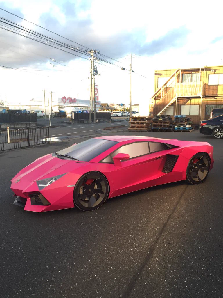 ペーパークラフトで作った、実物大のランボルギーニ