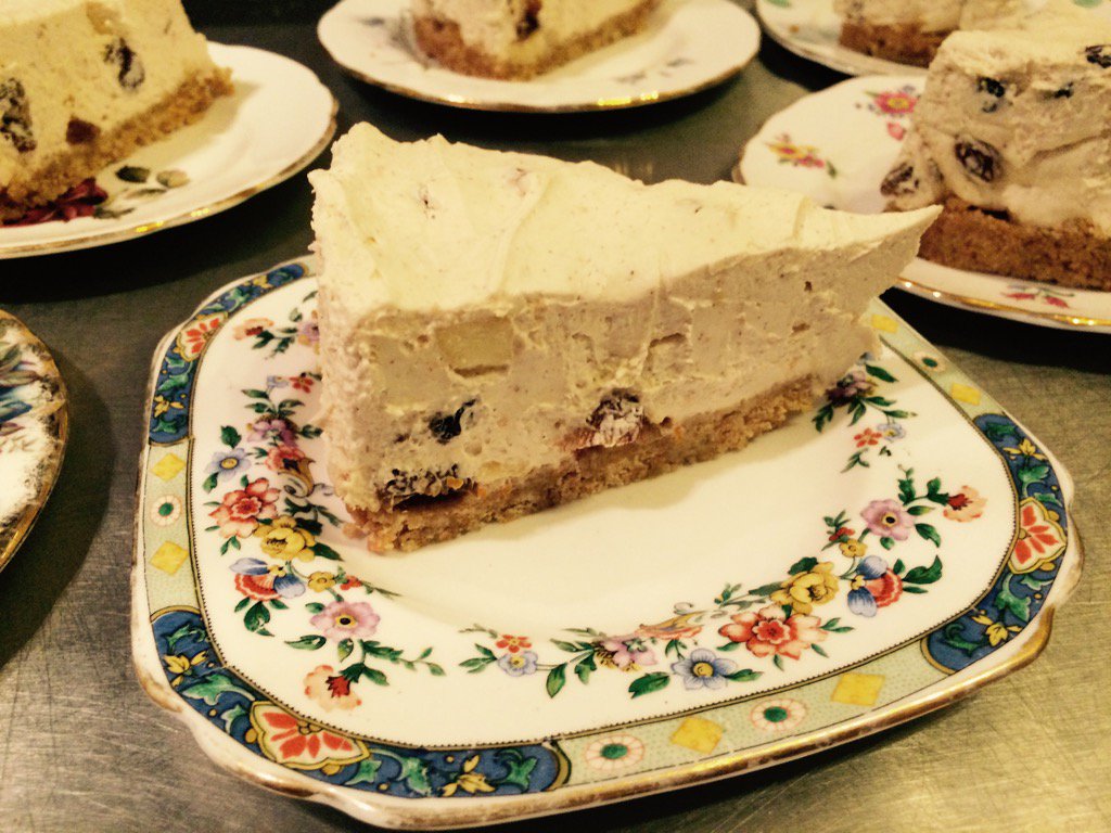 RosiesTeaRoom's tweet photo. Whiskey spiced apple and fruit cheesecake. Xmas pudding night @RosiesTeaRoom #yummy #festive #Abingdon https://t.co/R0dZn8BtMU