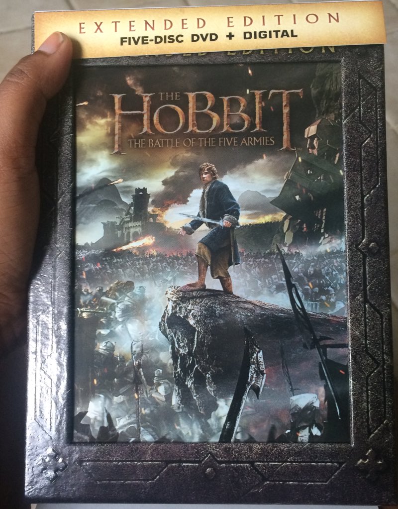 RArmitageSL's tweet photo. It is here, it has come ... #OhJoy! β€οΈπππ₯π#BattleOfFiveArmiesEE #PullingASickie
Notice how tattered my LOTRs areπ https://t.co/dp1EUMEd7d